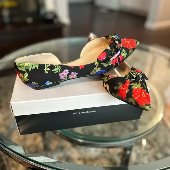 Nine West Black Floral Flats - Picture 1 of 3